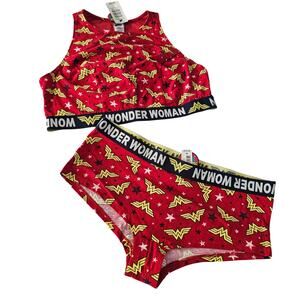 Torrid Wonder Woman 2pc Sports Bra Top and Bottom New with Tags (NWT)